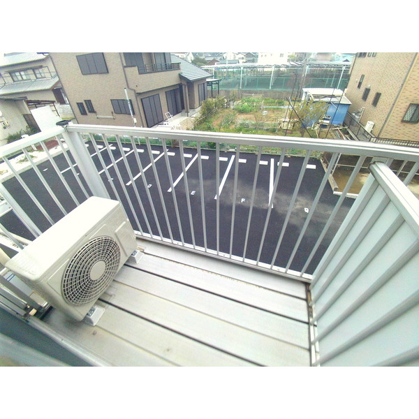 バルコニー　同物件別室