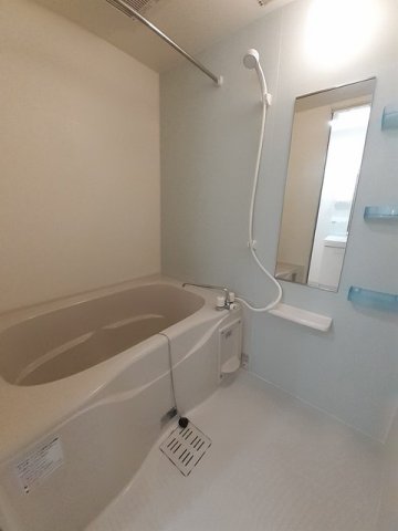 バス・シャワールーム　落ち着いた空間のお風呂です