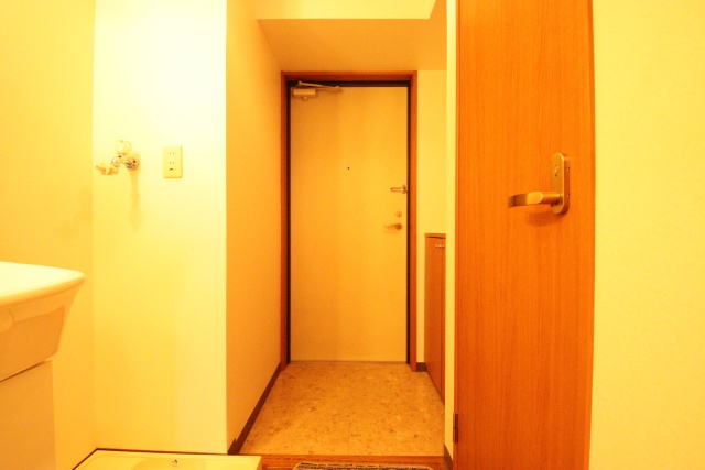 玄関　※別室の参考写真の為、現況優先です。