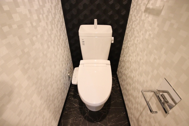 トイレ　※別室の参考写真の為、現況優先です。