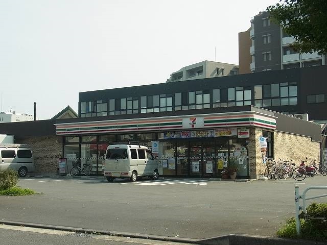 コンビニ　セブンイレブン八王子松木北店（コンビニ）まで230m