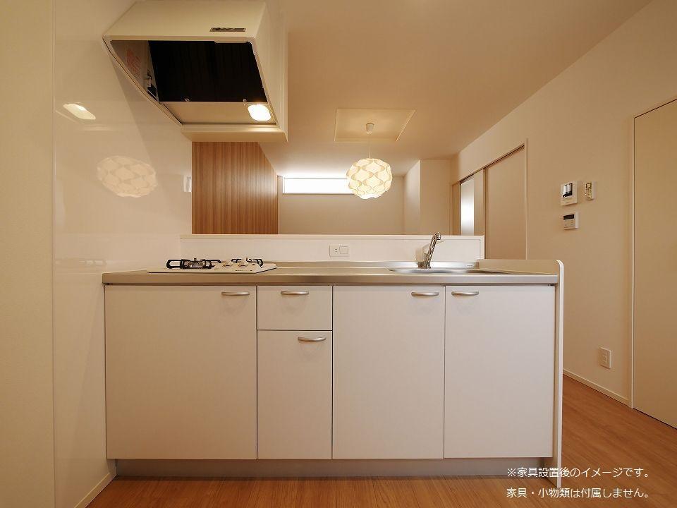 キッチン　ガスコンロ付きで対面式キッチンです