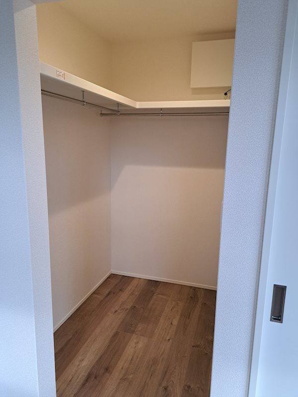 収納　季節物の収納にも便利なウォークインクローゼット★