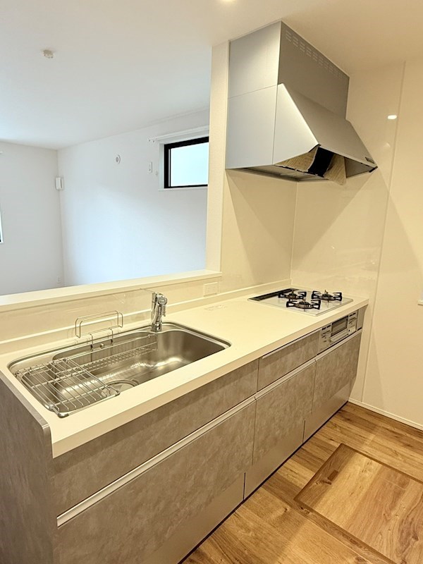 キッチン　３口ガスコンログリル付きシステムキッチン