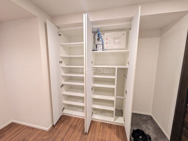 収納