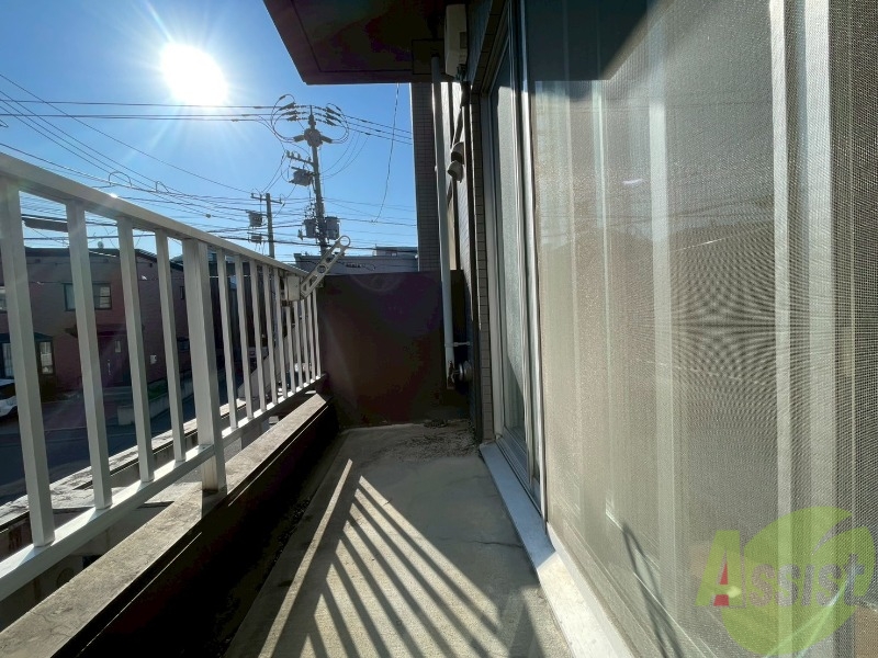 バルコニー　バルコニーです。洗濯物を干したり一息ついたりできますね！