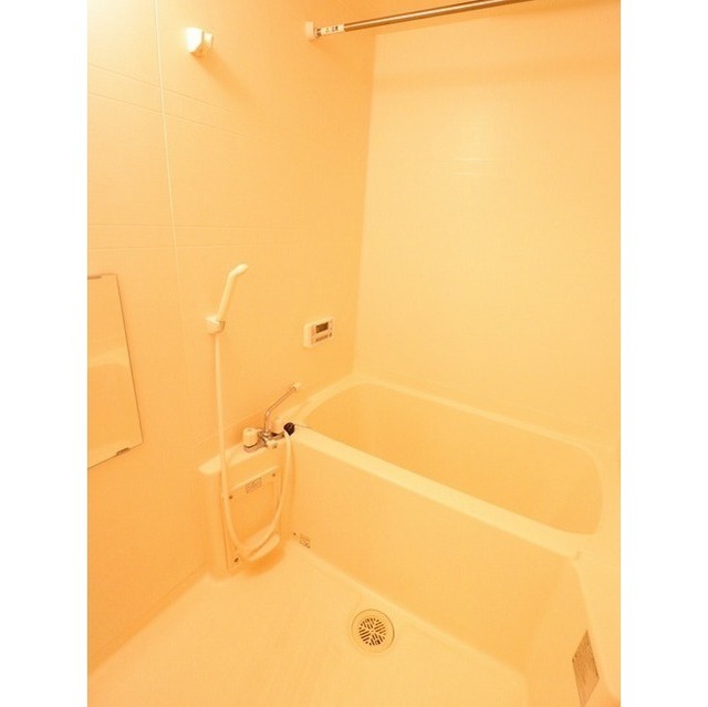 バス・シャワールーム　※同建物他の号室の参考写真です