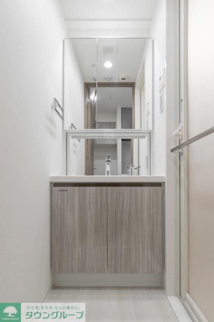 洗面設備　Aタイプ2024年10月撮影 同タイプ1401号室の写真です