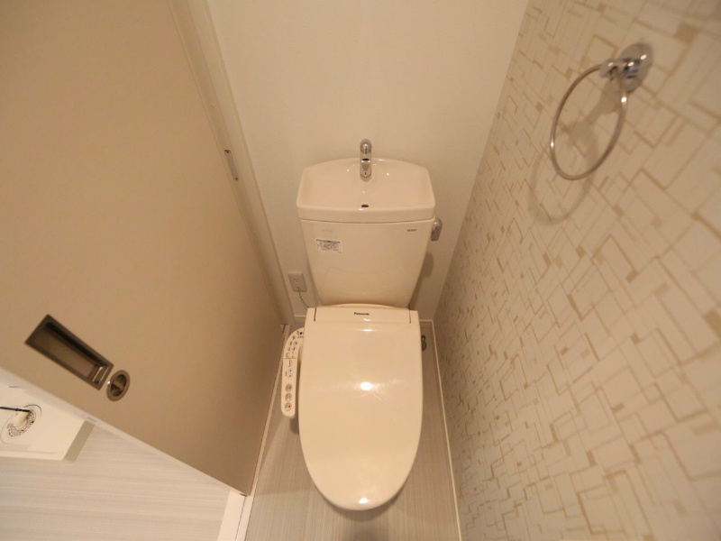 トイレ　温水洗浄暖房便座付トイレ