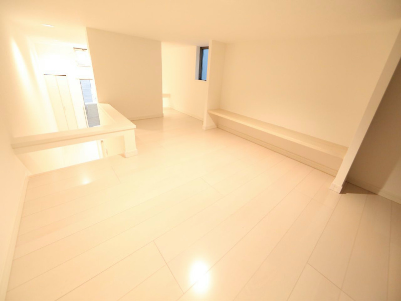 その他部屋・スペース　上階洋室4.9帖（収納としても部屋としても使えます）