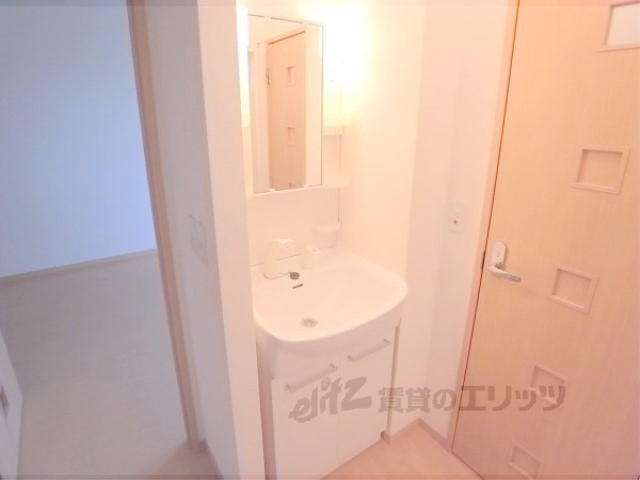 洗面設備　独立洗面所もあります。