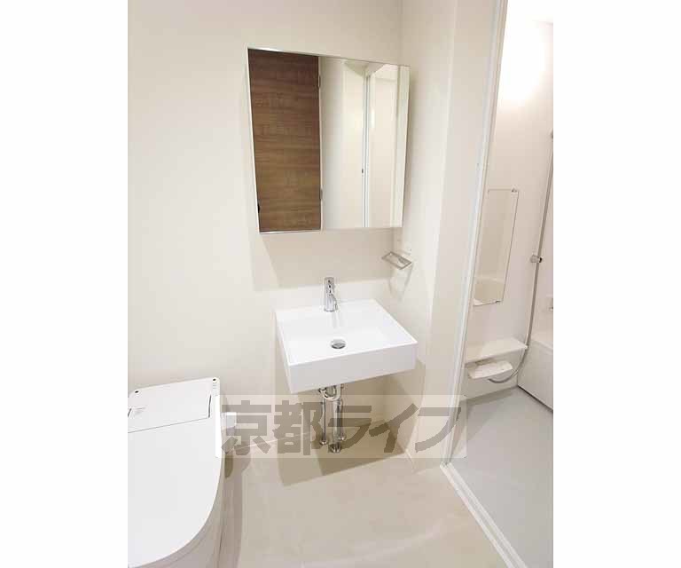 洗面設備　オシャレなデザイン洗面台