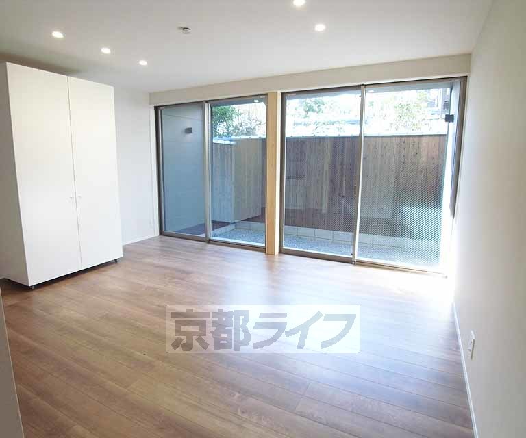 居室・リビング　広々とした洋室です！