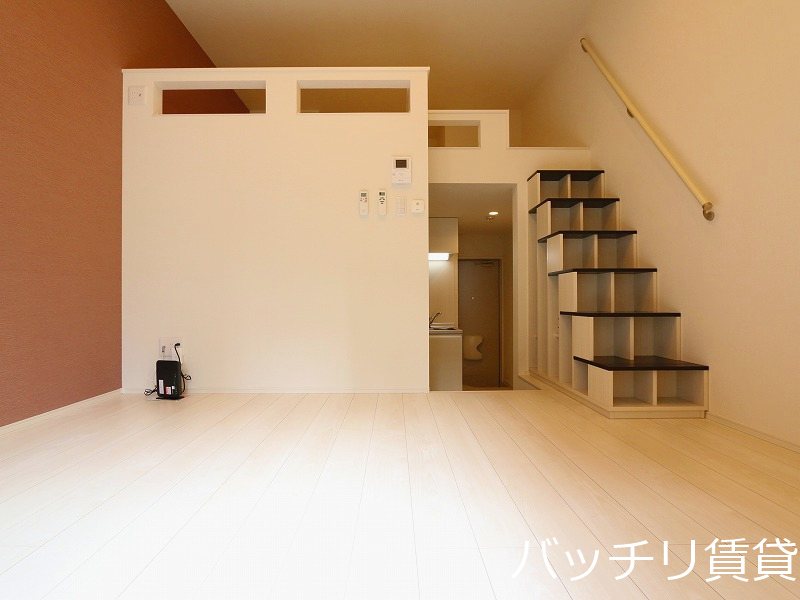 居室・リビング　画像は、同型タイプの為、現状を優先いたします。