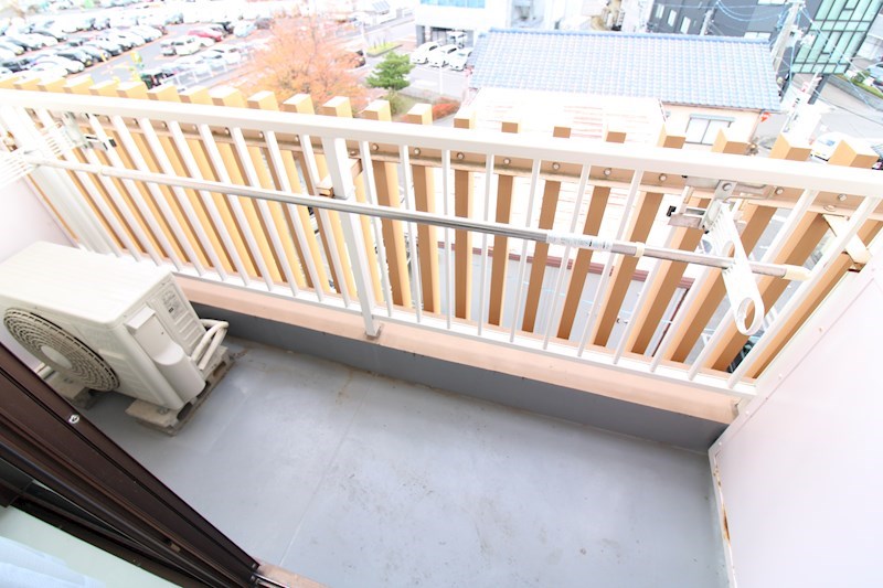 バルコニー　別号室の参考写真。内装は異なる場合がるため、ご確認ください