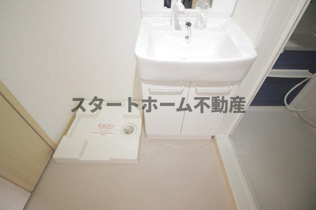 洗面設備　スペースが確保できる洗面所です