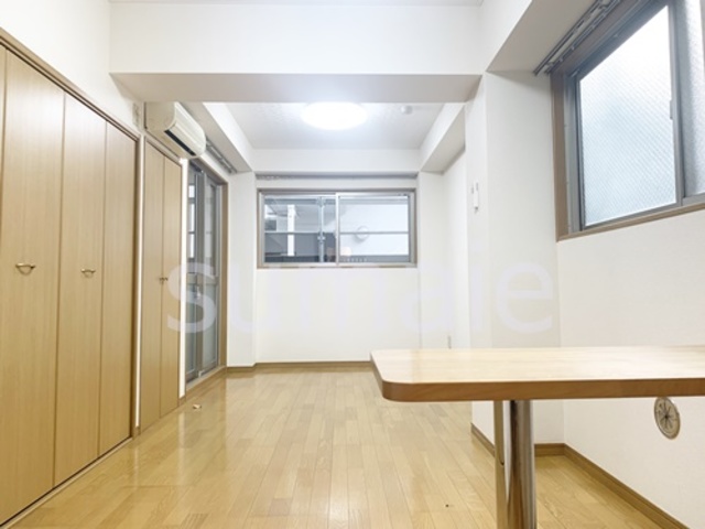 居室・リビング　綺麗なフローリングです！