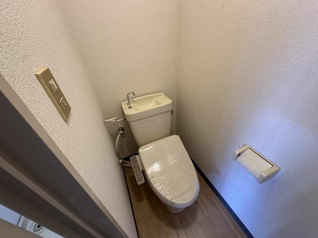 トイレ　温水洗浄暖房便座