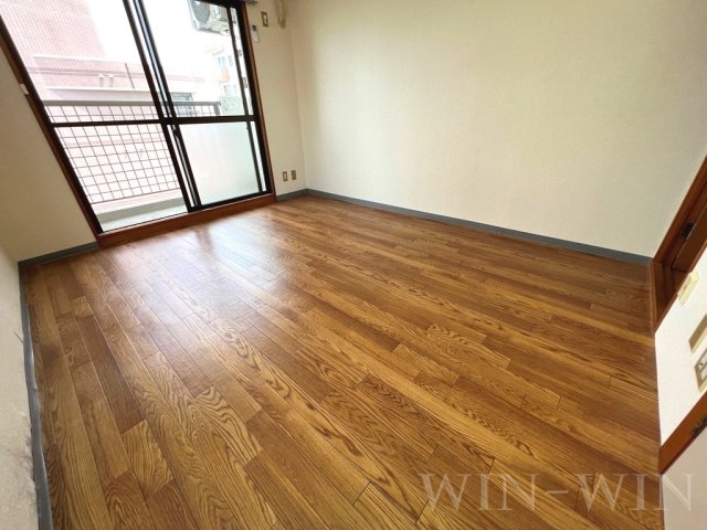 居室・リビング　イメージ（同建物内別部屋の写真です）