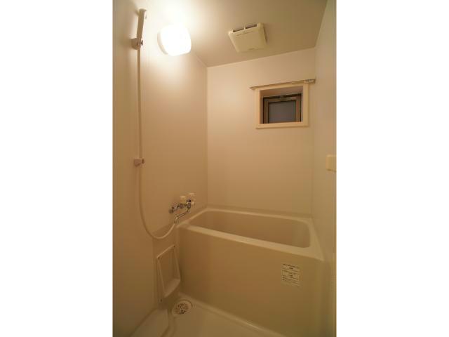 バス・シャワールーム　バストイレ別です