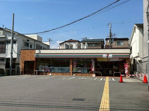 コンビニ　セブンイレブン豊中服部本町1丁目（コンビニ）まで640m