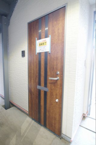 玄関　玄関扉は「Wロック」