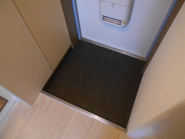 玄関　※写真は別部屋イメージです。