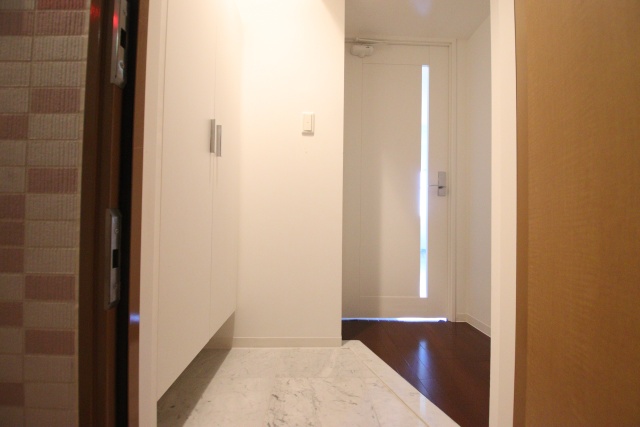 玄関　※別室の参考写真の為、現況優先です。