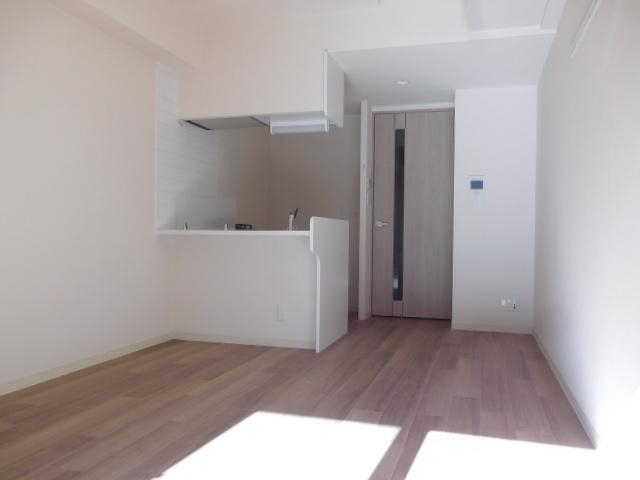 居室・リビング　白を基調とした明るいお部屋です。