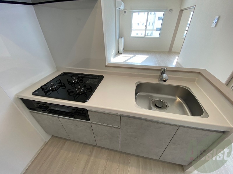 キッチン　３口システムキッチンなので、すぐお料理に使えます！