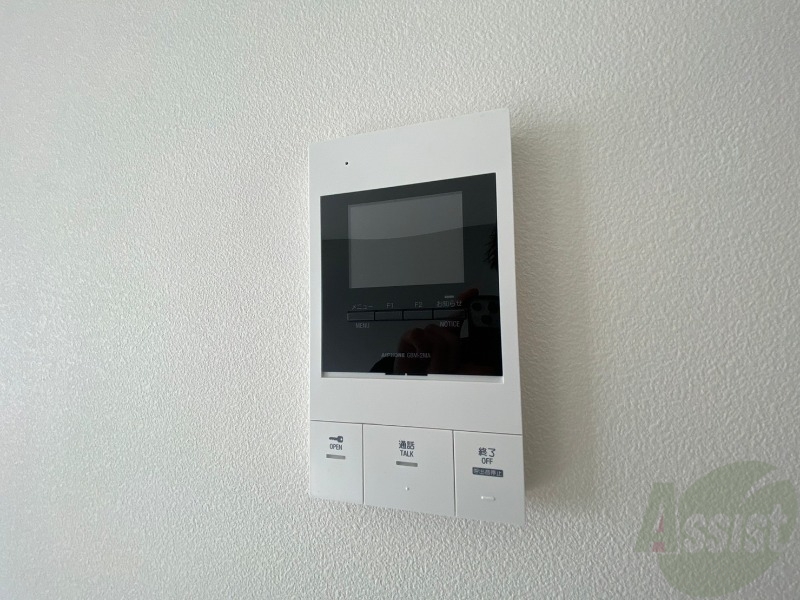 セキュリティ　ＴＶモニター付インターホンです。来客者の顔が見えるので安心！