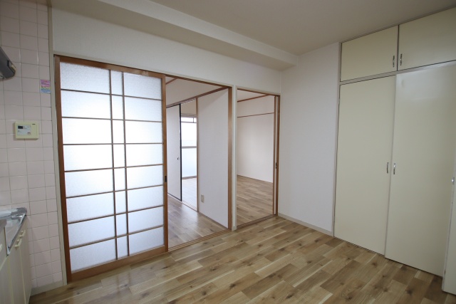 居室・リビング　※別室の参考写真です。