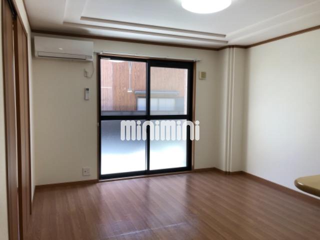 居室・リビング　１３帖以上ある広めのリビングです