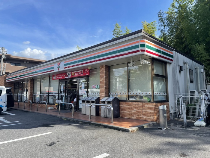 コンビニ　セブンイレブン（コンビニ）まで400m