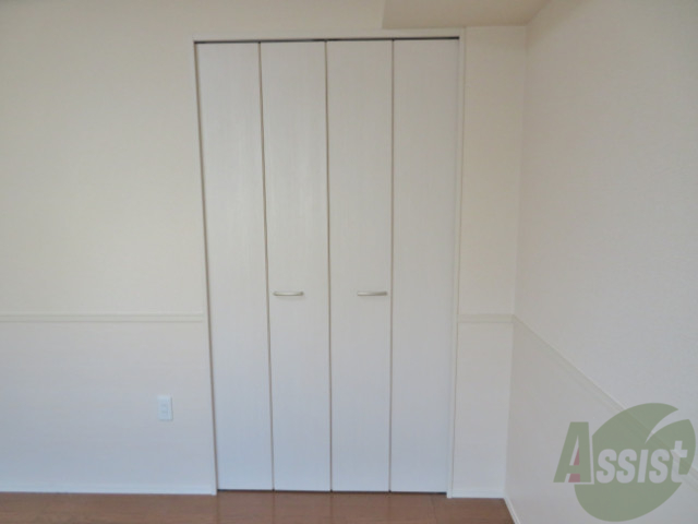 収納　収納はこちらです。清潔感のある白ですね。