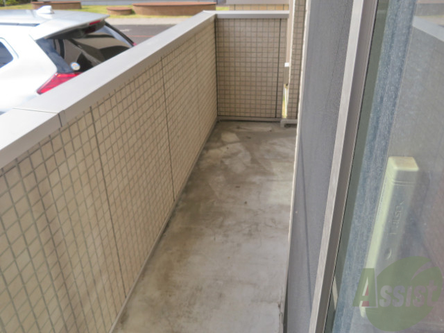 バルコニー　バルコニーは洗濯物もしっかり干せそうな広さです。