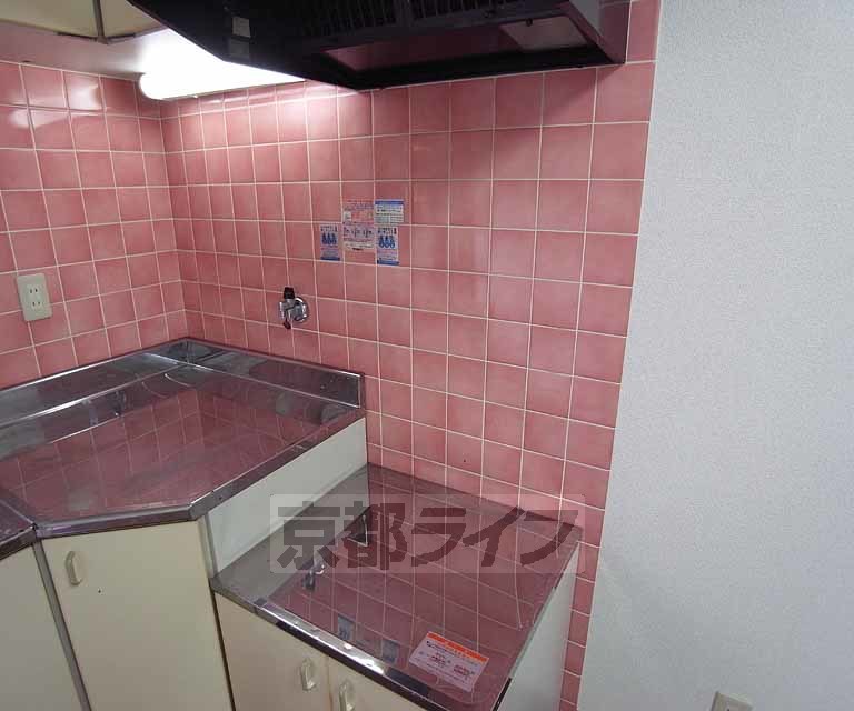 キッチン　２口コンロが置けます