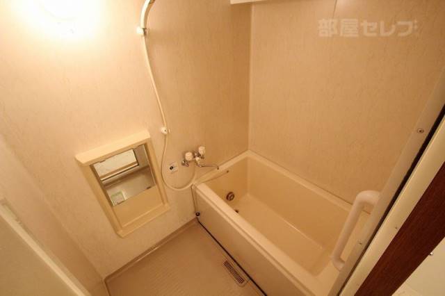 バス・シャワールーム　※１００２号室の内装写真参照