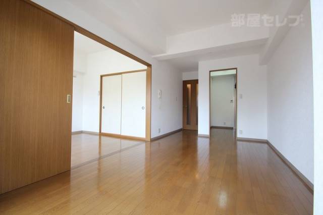 居室・リビング　※１００２号室の内装写真参照