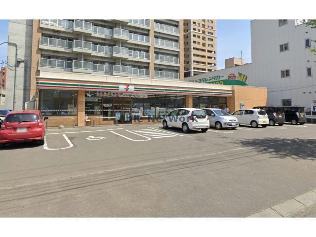 コンビニ　セブンイレブン札幌北5条東2丁目店（コンビニ）まで82m