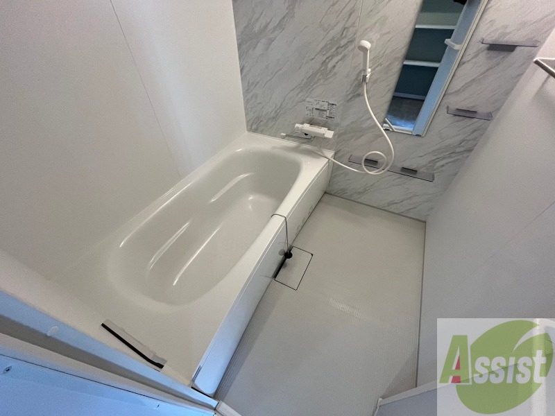 バス・シャワールーム　お風呂になります。一日の疲れを癒してくださいね。