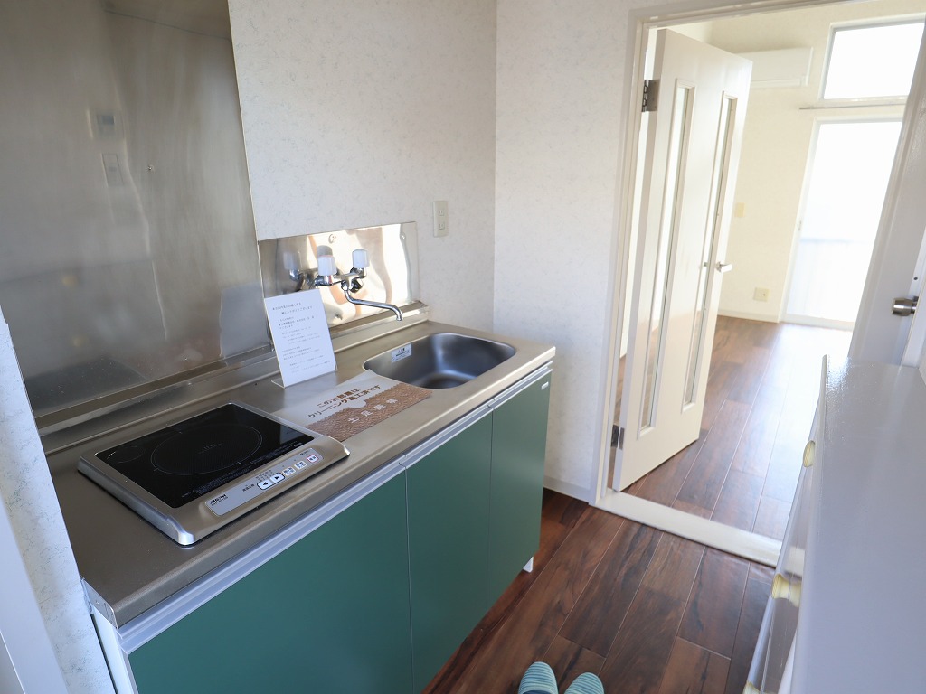 トイレ　調理台のあるＩＨキッチン