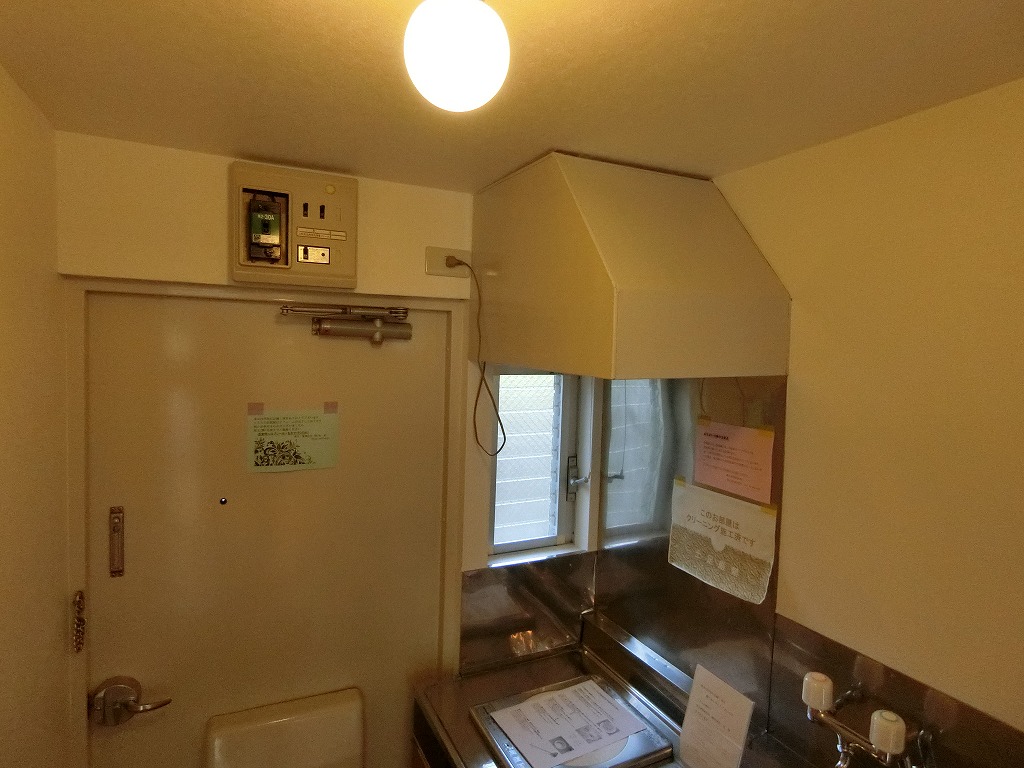 その他部屋・スペース　換気窓あり　換気ダクト付き