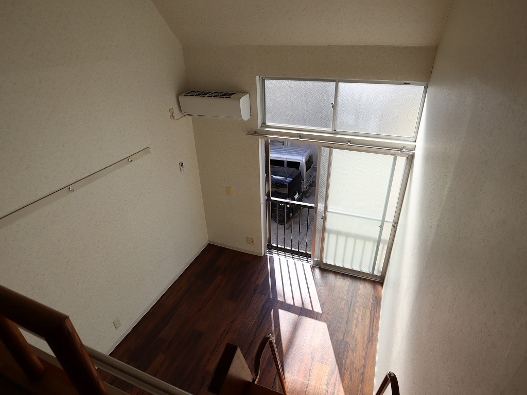 その他設備　天井も高く開放感のある室内