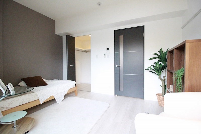 居室・リビング　モデルルームで家具の配置がイメージしやすいですね