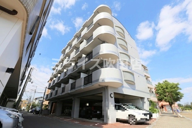 建物外観　落ち着いた雰囲気の外観です