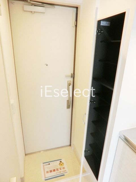 玄関　ダブルロックキー、たっぷり収納できるシュー0ズＢＯＸ