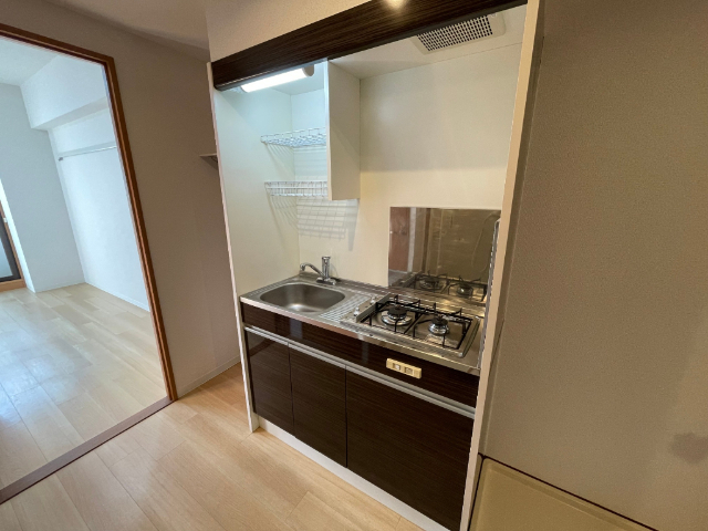 キッチン　収納棚があります