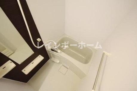 バス・シャワールーム　落ち着いた空間のお風呂です