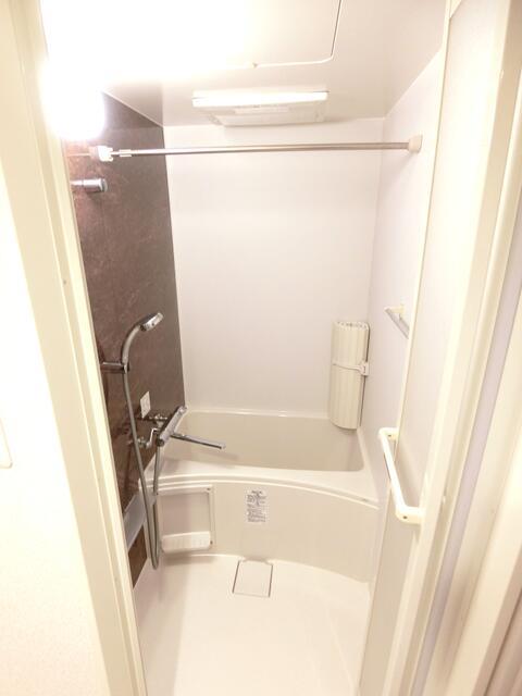 バス・シャワールーム　?